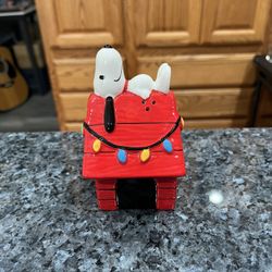 Ceramic Peanuts Snoopy Decorated Dog House Pair of Salt and Pepper Shakers.  Made by Peanuts Worldwide 2017.  Brand new never used with stickers