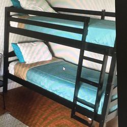 Bunk beds with mattresses 