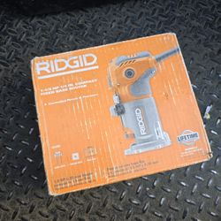Ridgid 5.5 Amp Compact Fixed-Base Corded Router