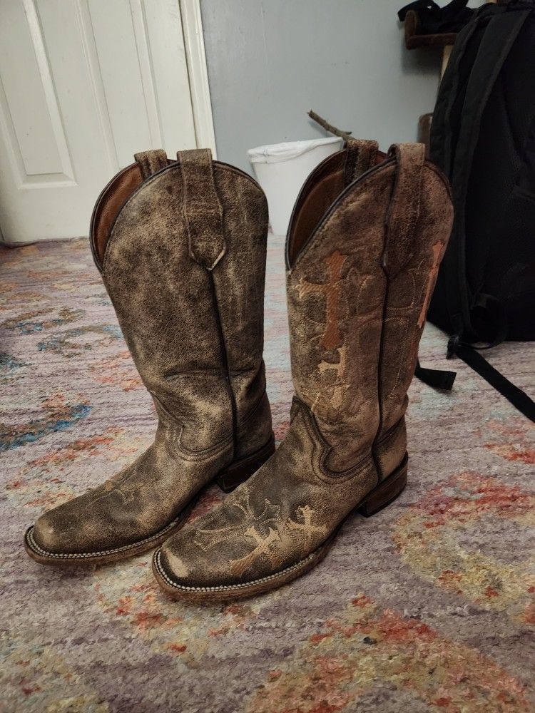 Cross Boots
