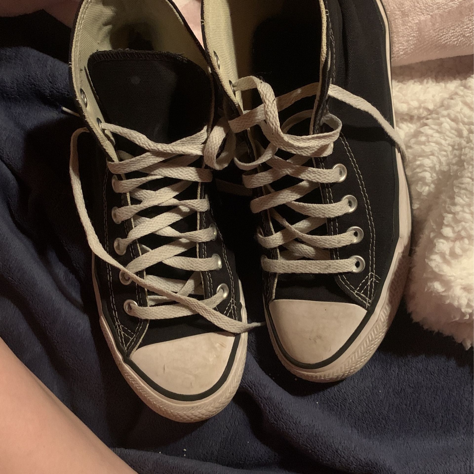 8.5 women’s black converse 