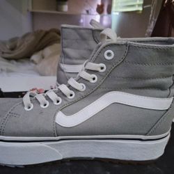 Like NEW Womans Vans Platform Shoes