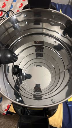 DEWALT 10-gallon wet/dry shop vacuum