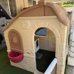 Countryside Cottage Playhouse