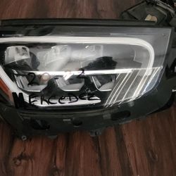 20-22 MERCEDES-BENZ GLC300 RIGHT SIDE HEADLIGHT  OEM