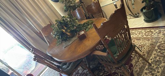 Wooden Table 6 chairs & 2 bar stools