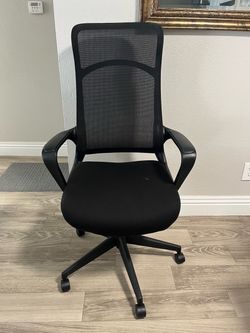 Black Desk Chair