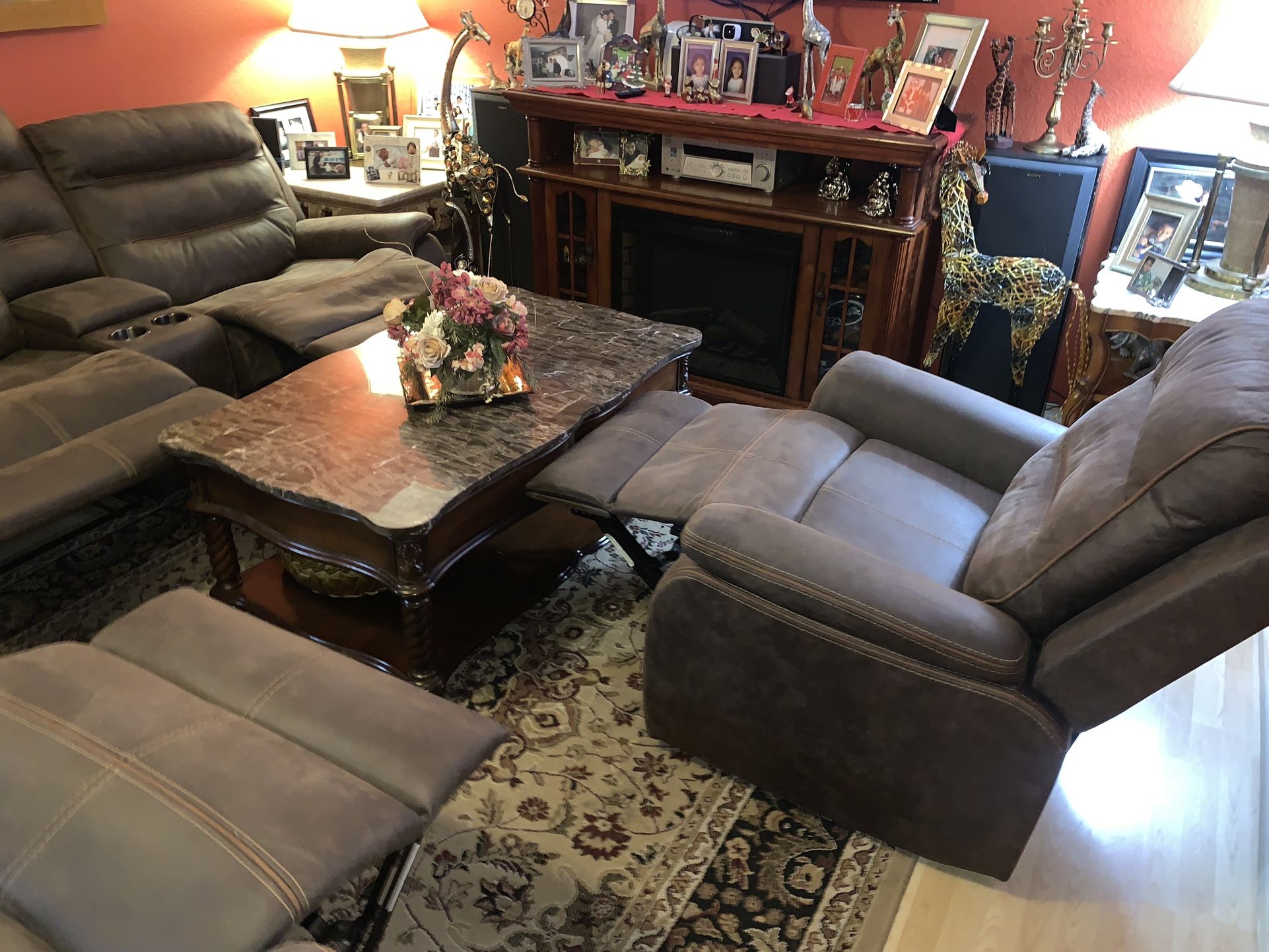 Sam Levitz Manual Recliner And Recliner Chair for Sale in Tucson, AZ