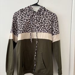 Leopard Print Hoodie - size s, new, never used 