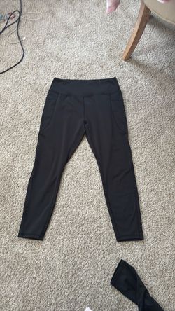 Black High-Waist Athletic Leggings with Pockets
