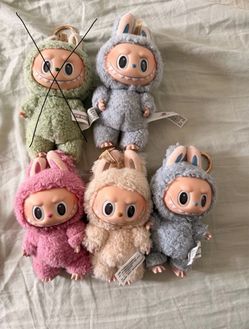 Labubu macarons