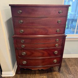 Vintage Harmony House Mahogany Bowfront 7-Drawer Dresser