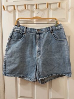 Vintage St. John’s bay  women Light Wash High-Waist Denim Shorts
