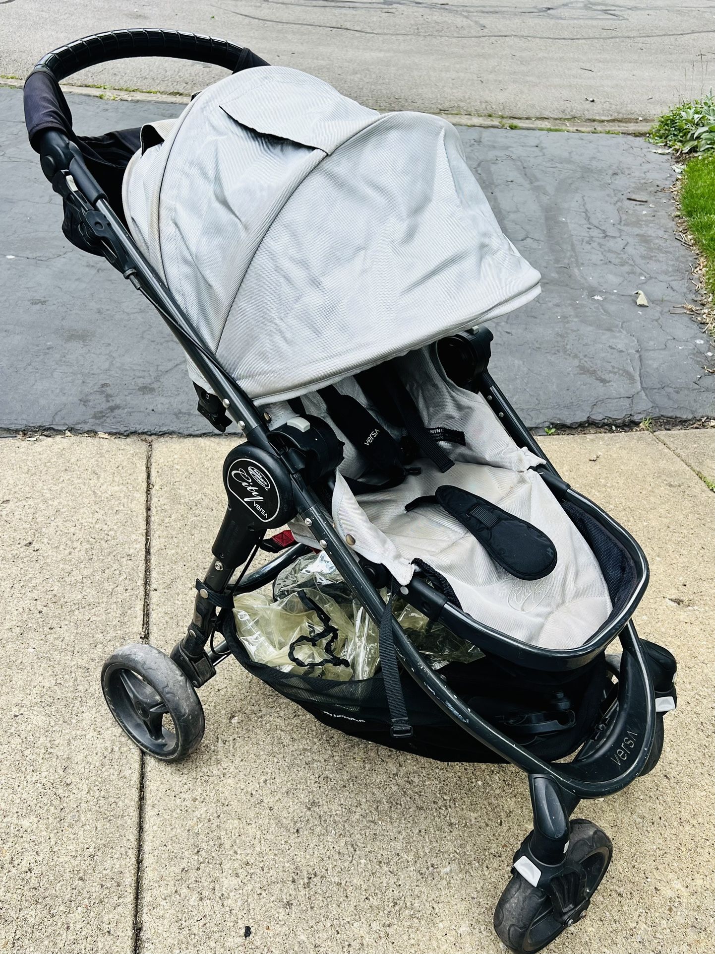 stroller bassinet car seat combo Maxi-Cosi Zelia Luxe 5-in-1 Modular Travel System, New Hope Navy