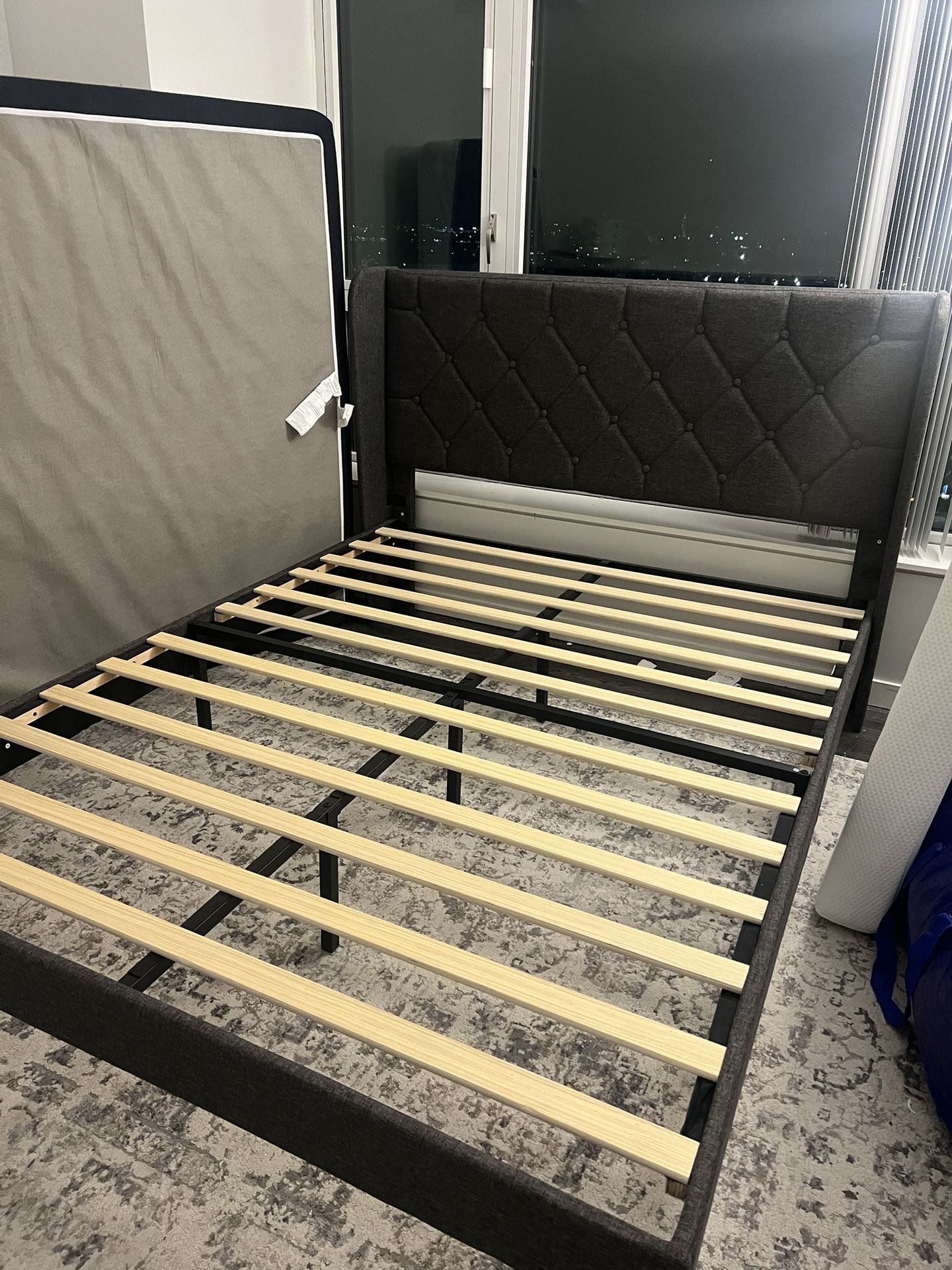 Tufted Upholstered Platform Bed