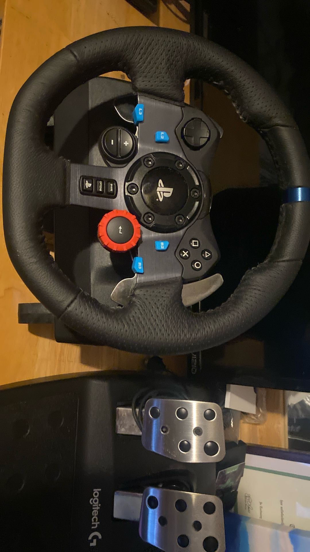 Logitech G29 Racing Wheel (Wheel and Pedals)