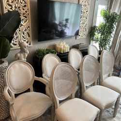 Very beautiful gorgeous seven dining chairs for all