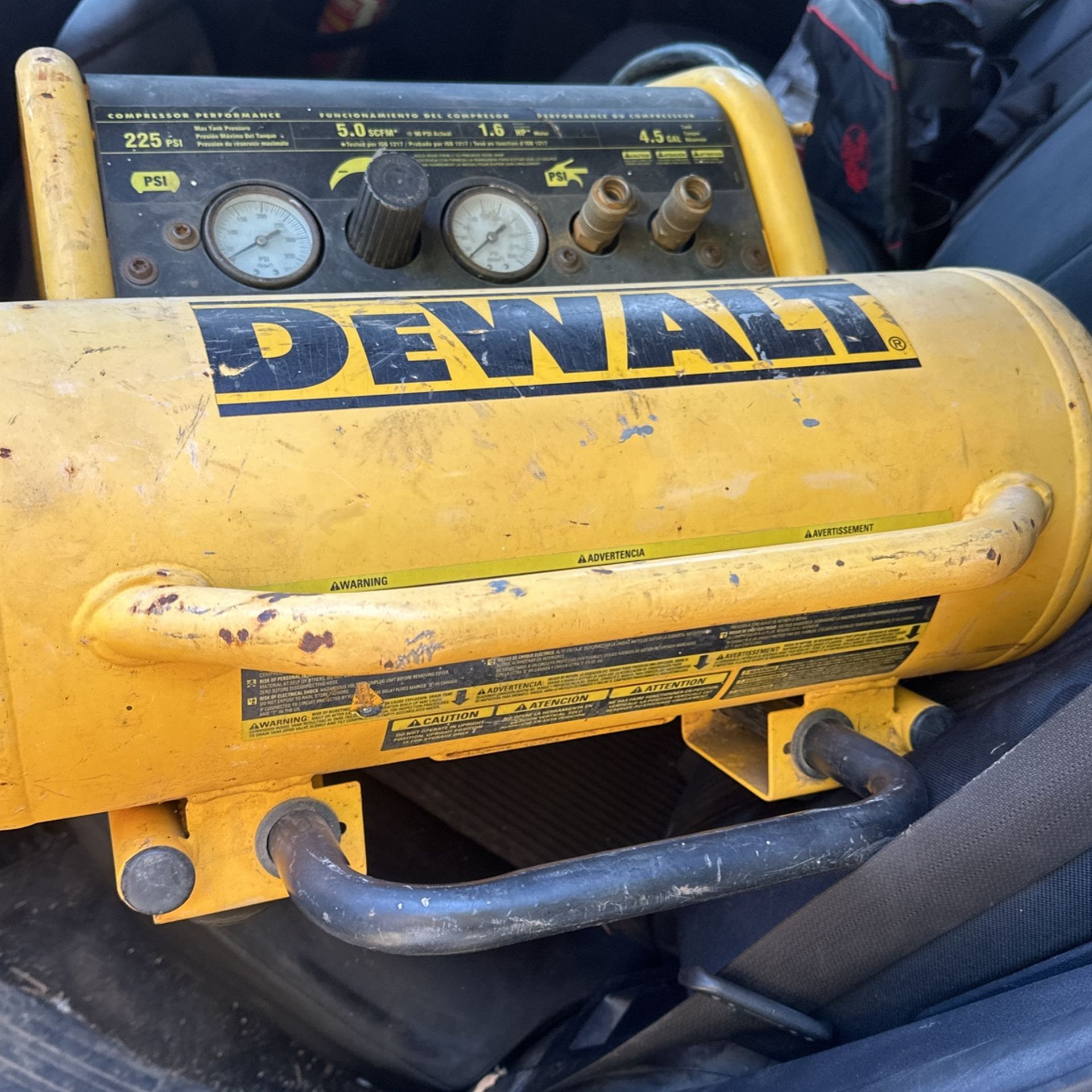 Dewalt 4.5 Gallon Compressor