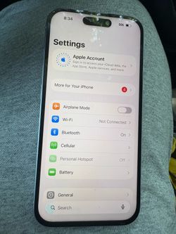 Xfinity iPhone 15 128GB Back Cracked