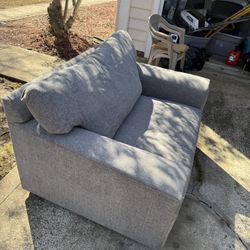 Cozy Gray Oversized Armchair – Great Condition!