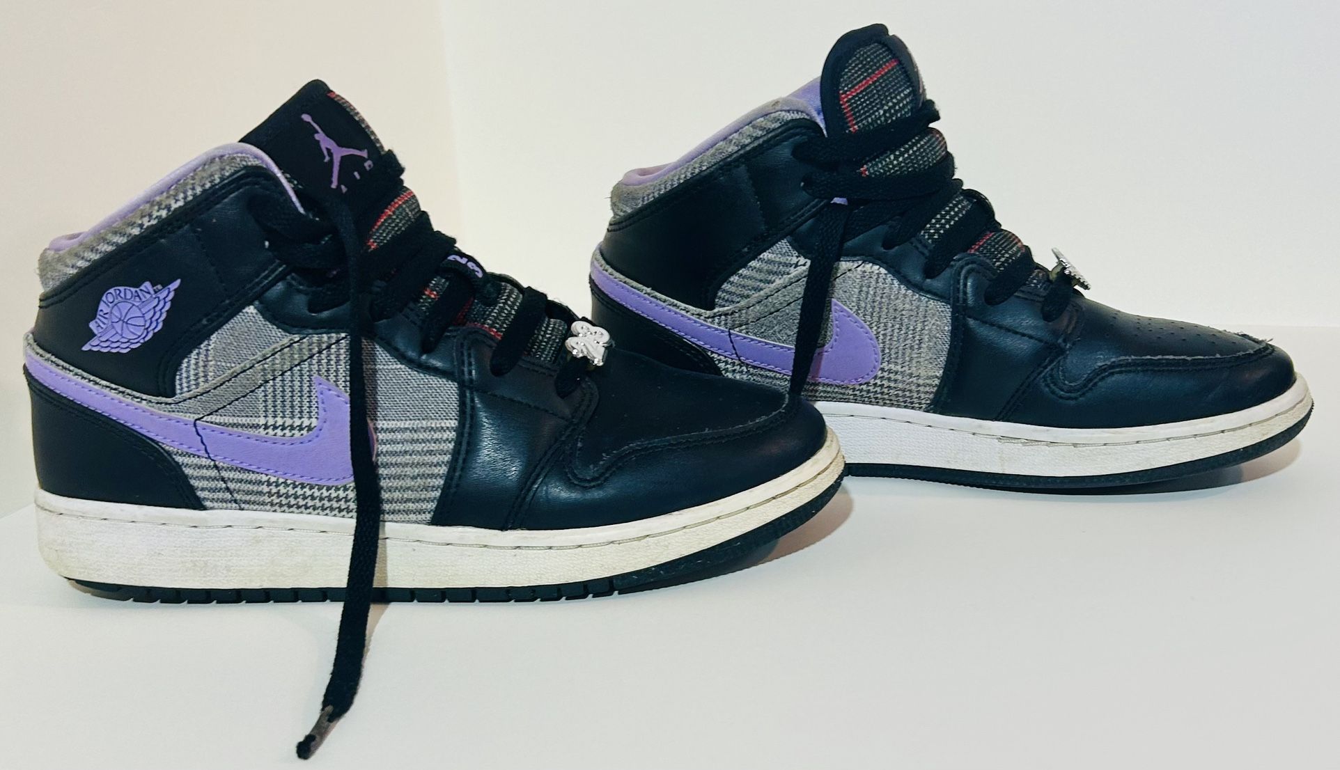 Size 5.5 Y Nike Air Jordan 1 Mid SE (GS) 'Houndstooth' Youth Shoes/Wmns Size 7 Wmns. / 