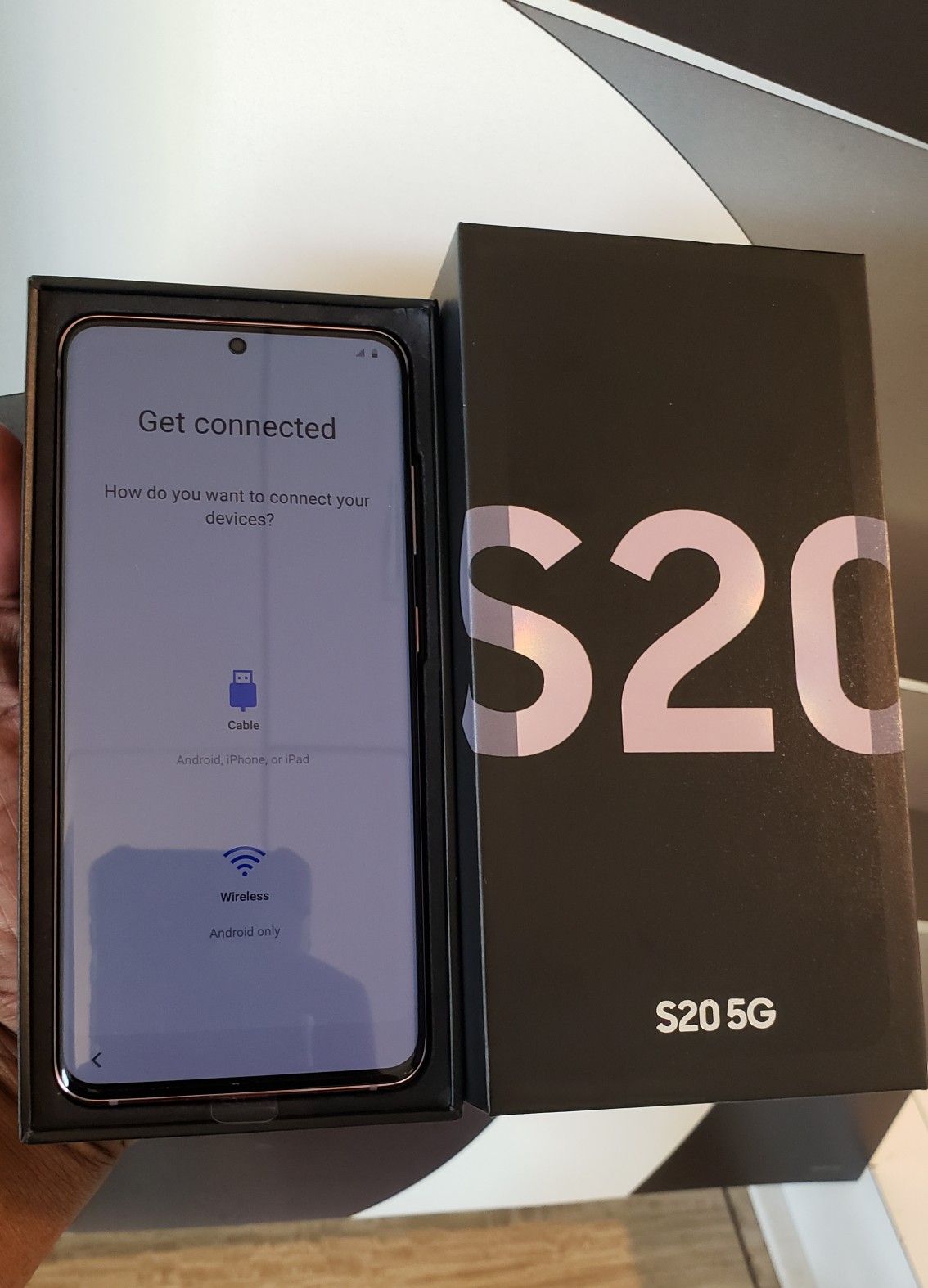 **Brand Spanking New * Samsung S20 Smartphone With Unlimited Service...