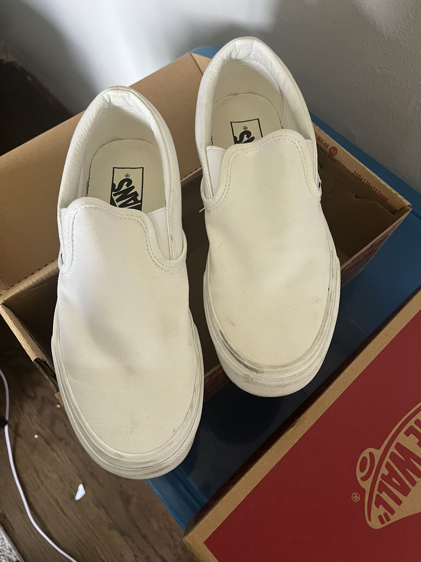 Like New White Vans Woman Size 8