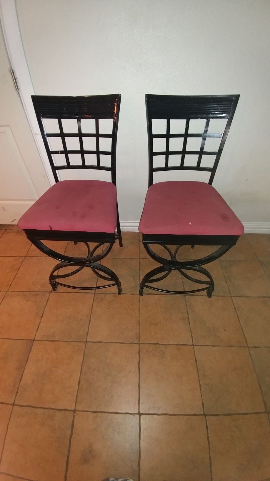 Sturdy metal black Stools - needs re-aploster