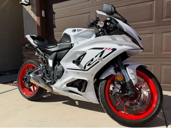 2023 Yamaha r7