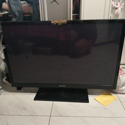 Samsung TV 40”