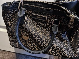 DKNY BAG AND WALLET