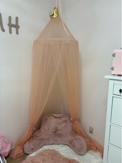 ✨ Pink Princess Bed Canopy – Excellent Condition ✨