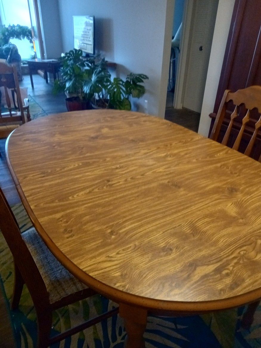 Dinning Room Table And Five Chairs