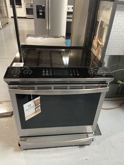 GE Profile™ 30" Smart Slide-In Electric