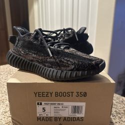 Yeezy Boost 