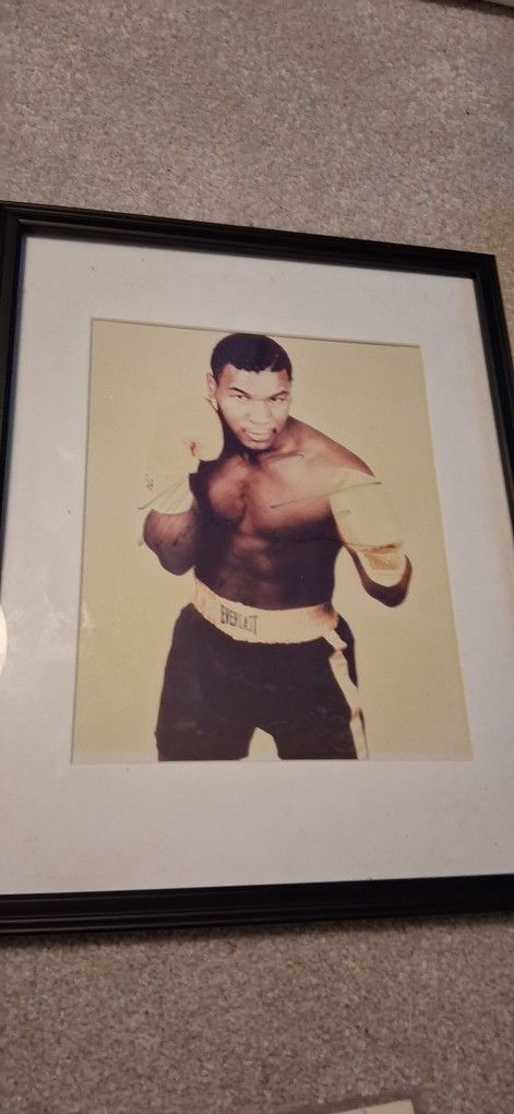 Signed MIKE TYSON Amateur Photo Plus Tyson Come Back Poster.