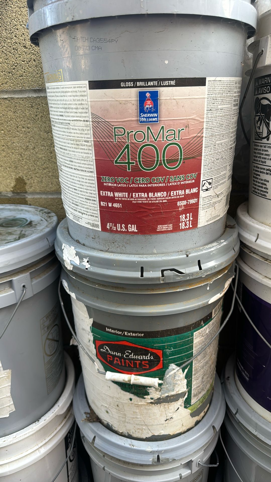 Pintura blanca 120 cada una