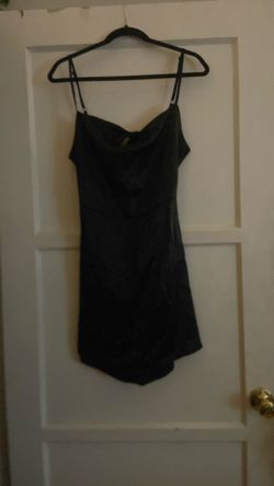 Cute black dress Bow back
