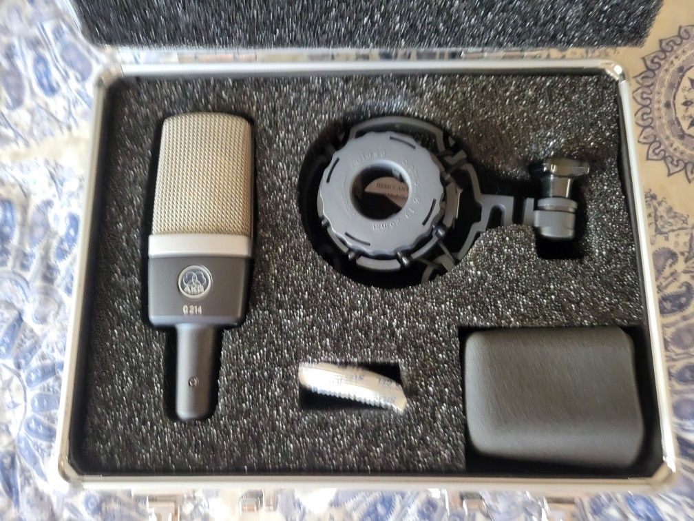AKG C214 Condenser Mic