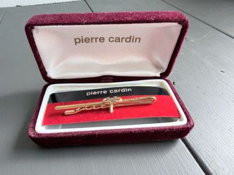 Vintage Pierre Cardin Gold-Tone Tie Bar Clip – New in Original Box