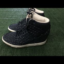 Nike Women’s Dunk Sky Hi Blue Print Obsidian Hidden Wedge 543258-400 Size 8.5