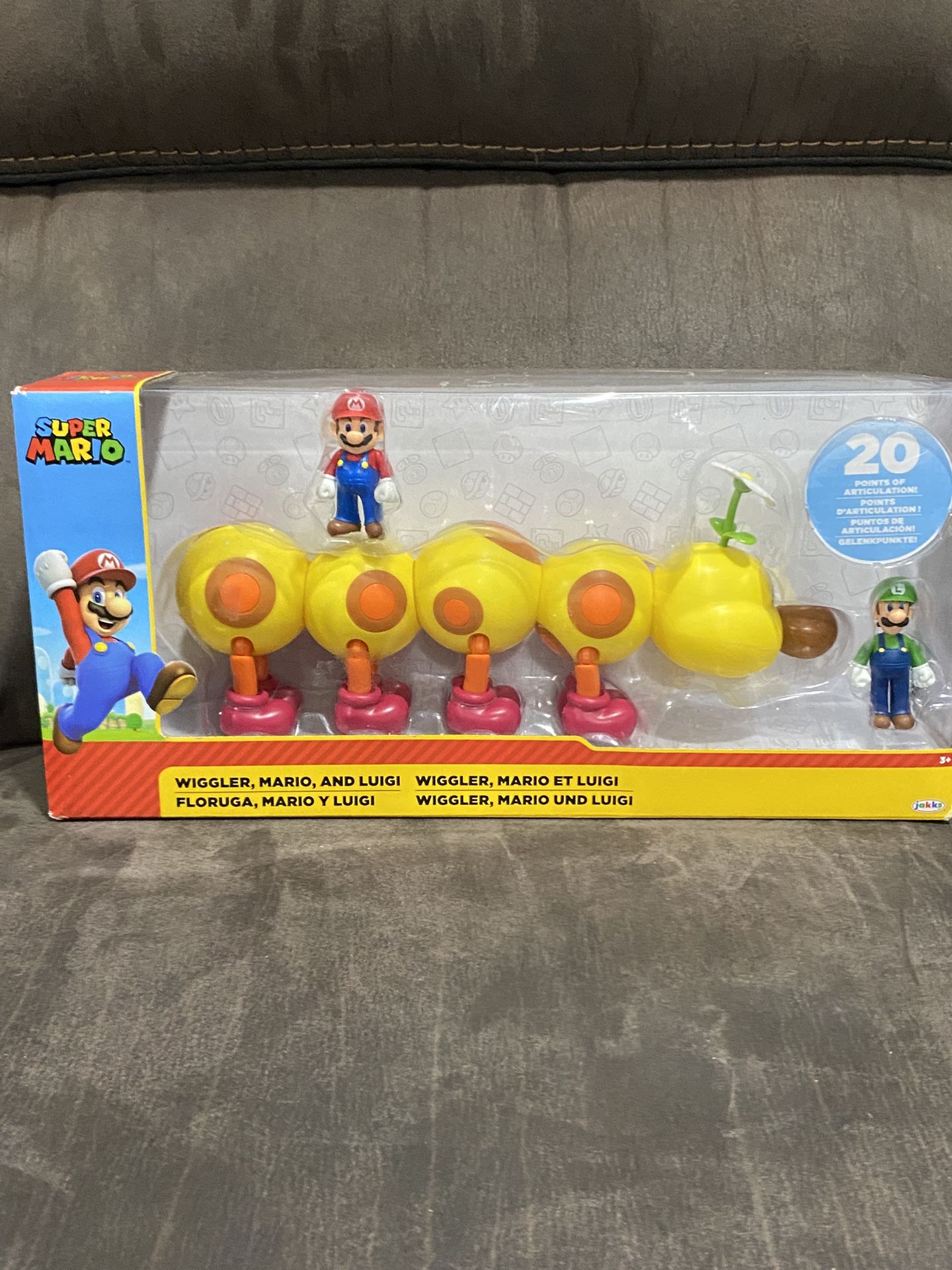 $25- Nintendo Super Mario Bros Luigi Toy Figure Set