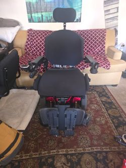 Quantum 3 Electric Wheelchair