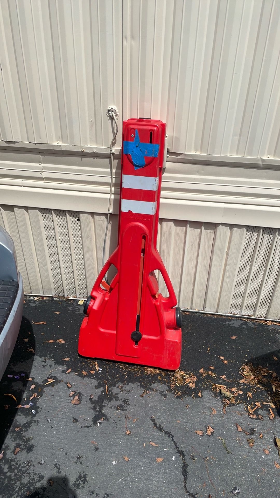 Safe -t-gate expandable plastic barrier gate