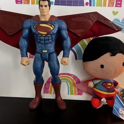 DC COMICS SUPERMAN ACTION FIGURE WITH OPEN  CLOSE CAPE! ALSO NEW SUPERMAN  8 INCH PLUSH