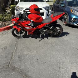 2021 Kawasaki Ninja 400 ABS