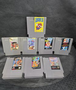 Lot of 8 Different Vintage Nintendo Entertainment System NES Game Cartridges