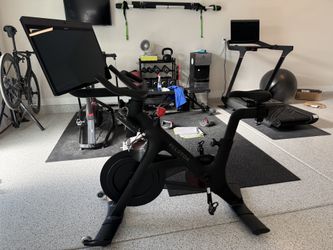 “Peloton +” with the swivel screen bought in 2025