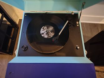 Vintage Turntable Record Player with Bluetooth, and Radio modes