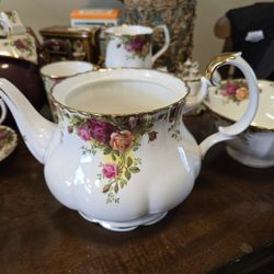 Old Country Rose Teapot